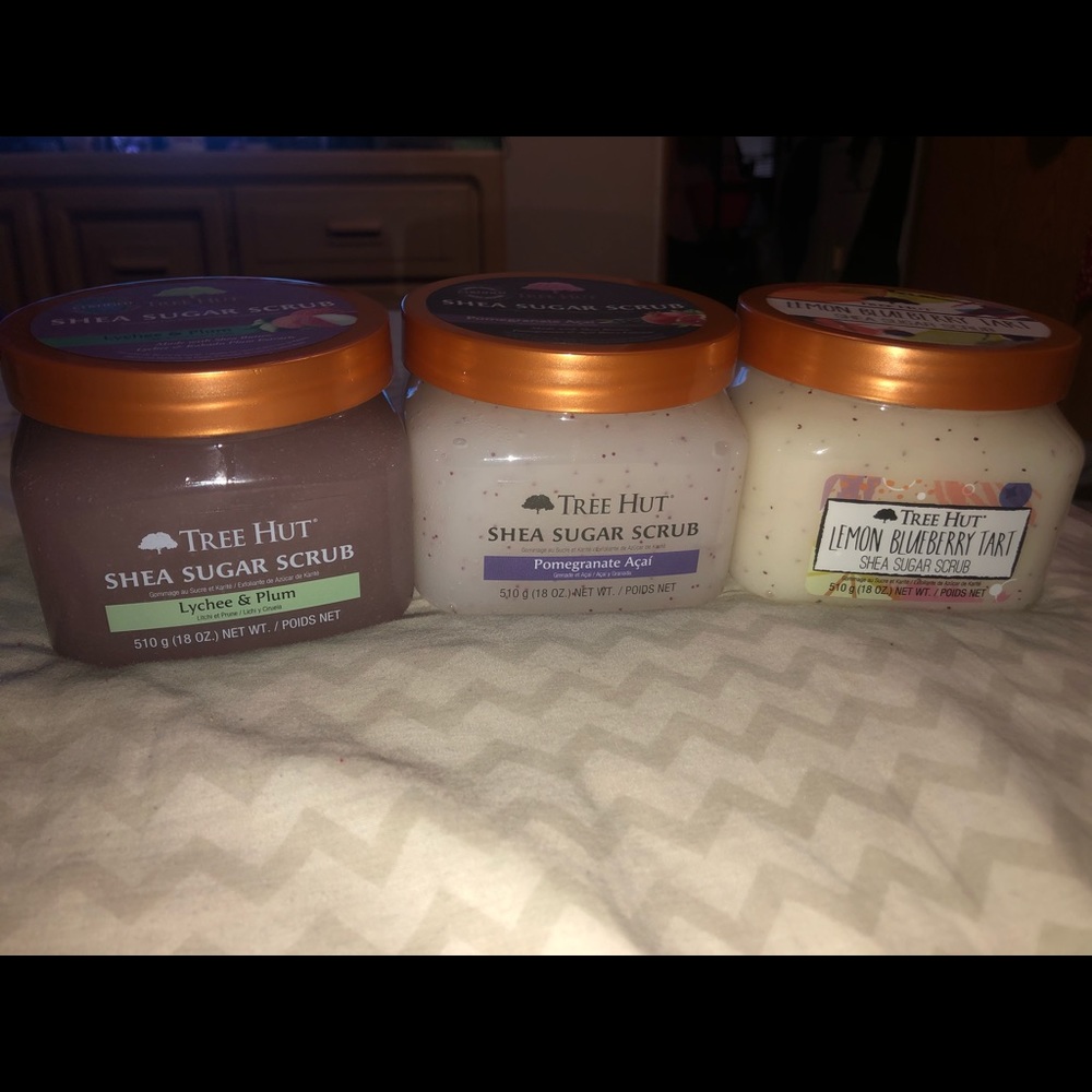 RARE DISCONTINUED TREE HUT BUNDLE